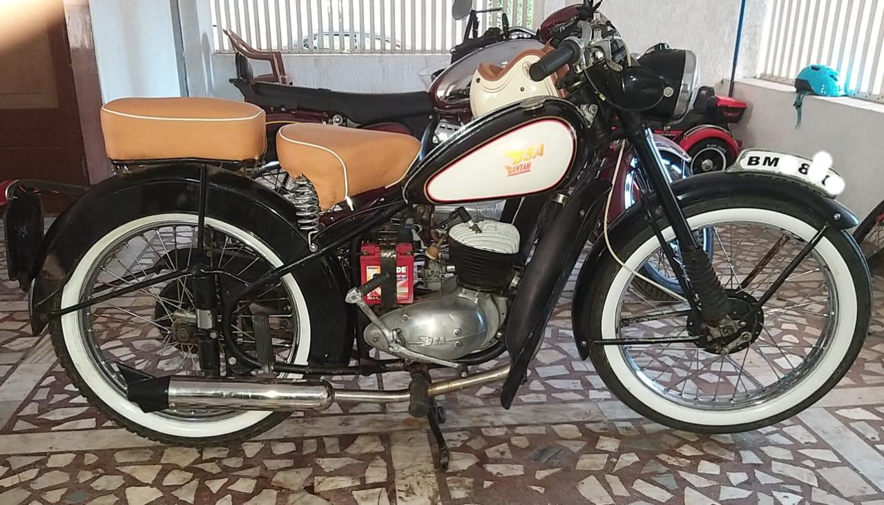 Universal Tyre Side White Wall Inserts for Cars & Motorcycles – Classic Vintage Look | Easy Installation