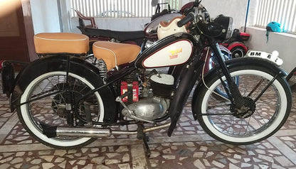 Universal Tyre Side White Wall Inserts for Cars & Motorcycles – Classic Vintage Look | Easy Installation